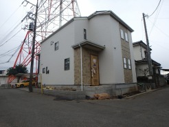 建築中の現地