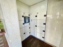 宅配BOX完備　お仕事が遅くても、出かけていても荷物の受け取りが出来ます。