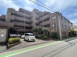 マンションの駐輪場側