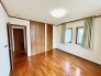 洋室８帖　南東側バルコニー側のお部屋で広めです