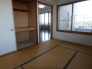 和室から見たリビング