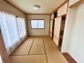 出窓の付いた和室8帖