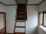 小屋裏収納へのハシゴ