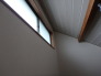 小屋裏収納の窓