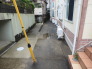 建物反対側横の通路