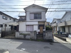 南東側から見た現地