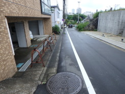 現地、表通り